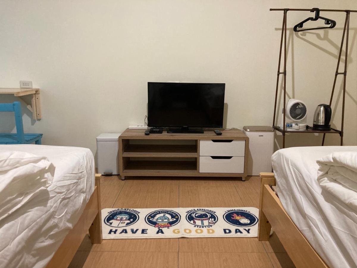 Appartement 老老街 誠君民宿 à Fenchihu Extérieur photo