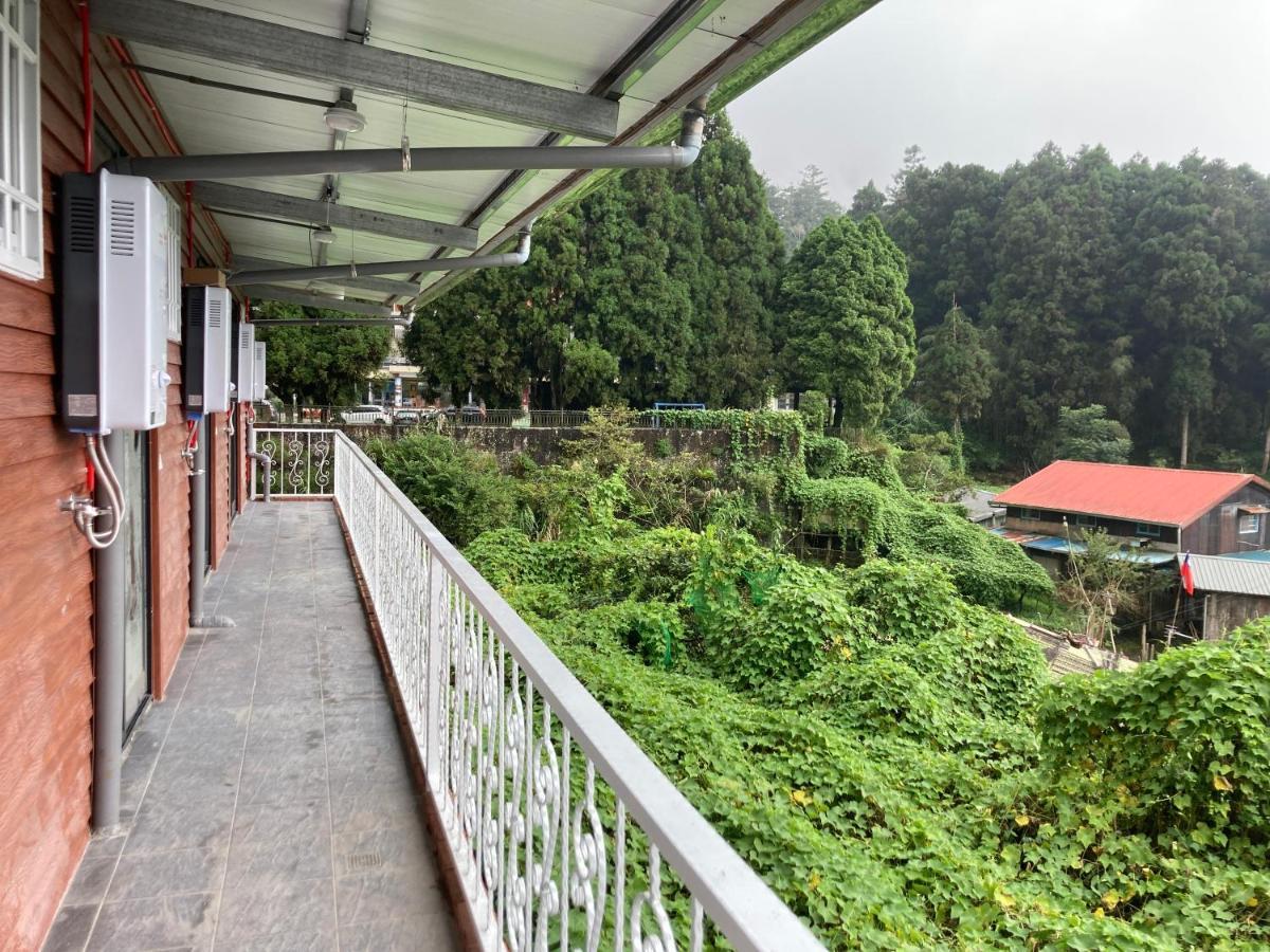 老老街 誠君民宿 Fenchihu Extérieur photo